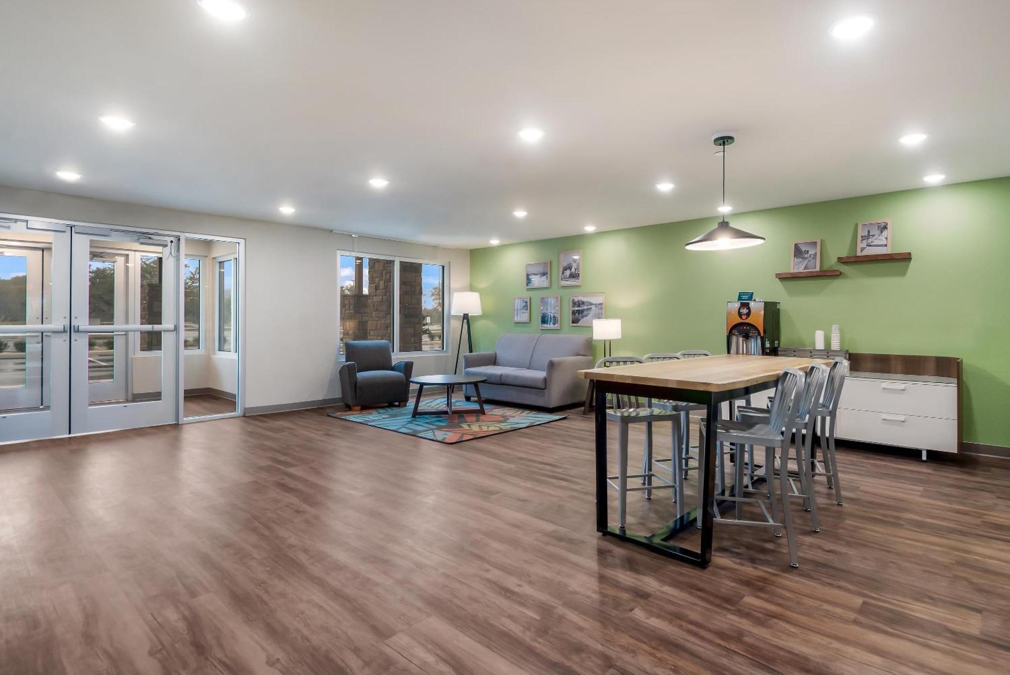 Woodspring Suites Tampa Airport North Veterans Expressway Exteriör bild
